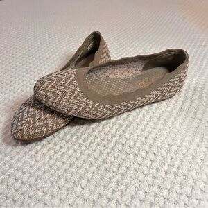 Skechers Taupe Zigzag Knit Slip-On Flats
